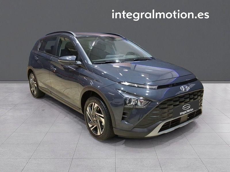 Usado Hyundai Bayon 84 CV (61 kW) 2023 Gris SUV