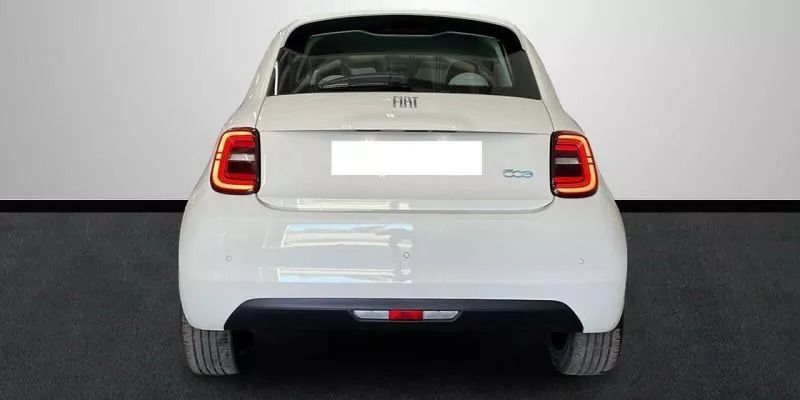 Usado Fiat 500e La Prima 86 kW (118 CV) 2023 Blanco Utilitario
