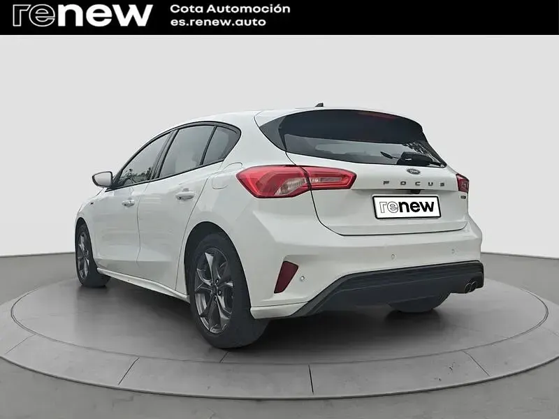 Usado Ford Focus Active 155 CV (114 kW) 2021 Blanco Berlina