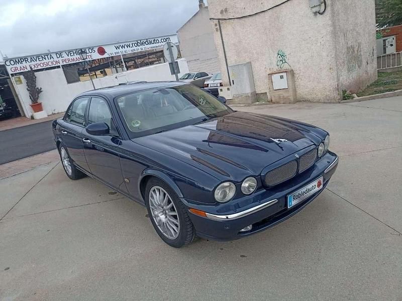 Usado Jaguar XJ6 Executive 207 CV (152 kW) 2006 Azul Berlina