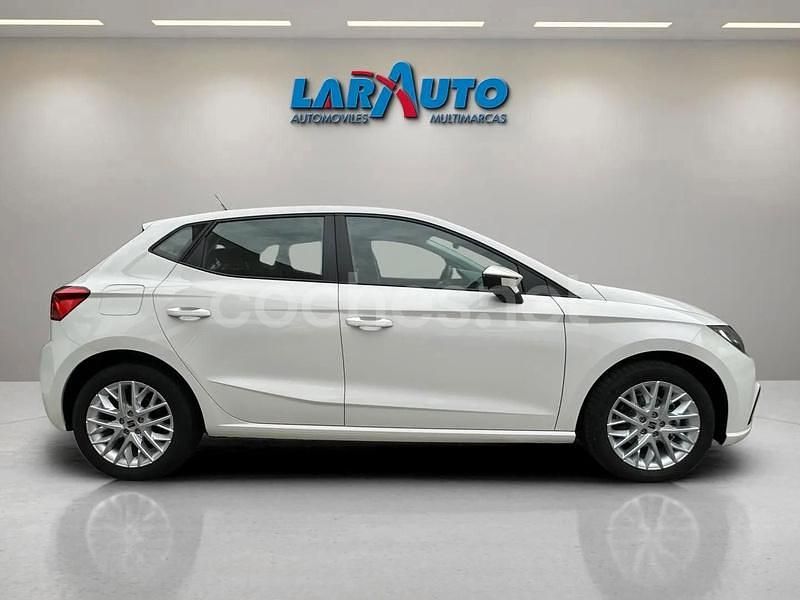 Usado Seat Ibiza Reference 80 CV (58 kW) 2019 Blanco Berlina