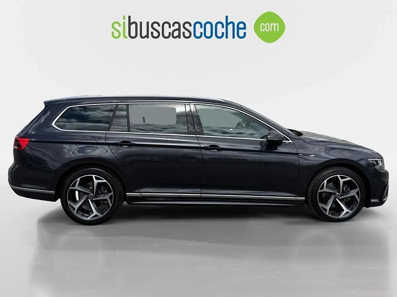 Usado VW Passat R-line 150 CV (110 kW) 2021 Negro Familiar