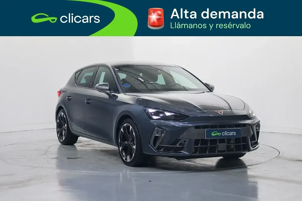 Usado Cupra Leon 204 CV (150 kW) 2025 Gris / plata Berlina