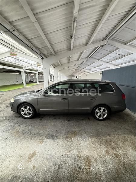 Usado VW Passat Advance 140 CV (102 kW) 2007 Gris / plata Familiar