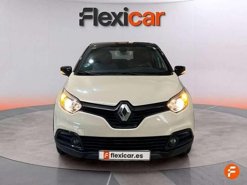 Usado Renault Captur Intens 90 CV (66 kW) 2015 Beige SUV