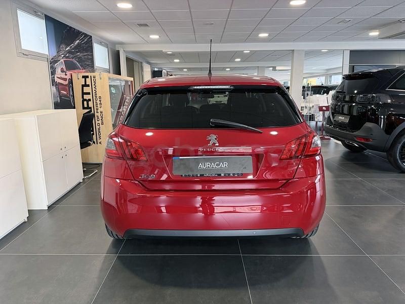 Usado Peugeot 308 Allure 110 CV (80 kW) 2018 Blanco Berlina