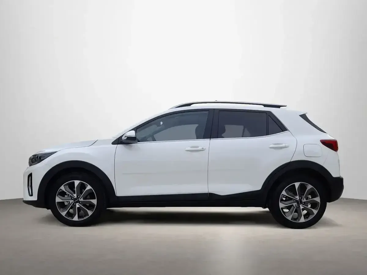 Usado Kia Stonic Style 100 CV (73 kW) 2024 Blanco SUV