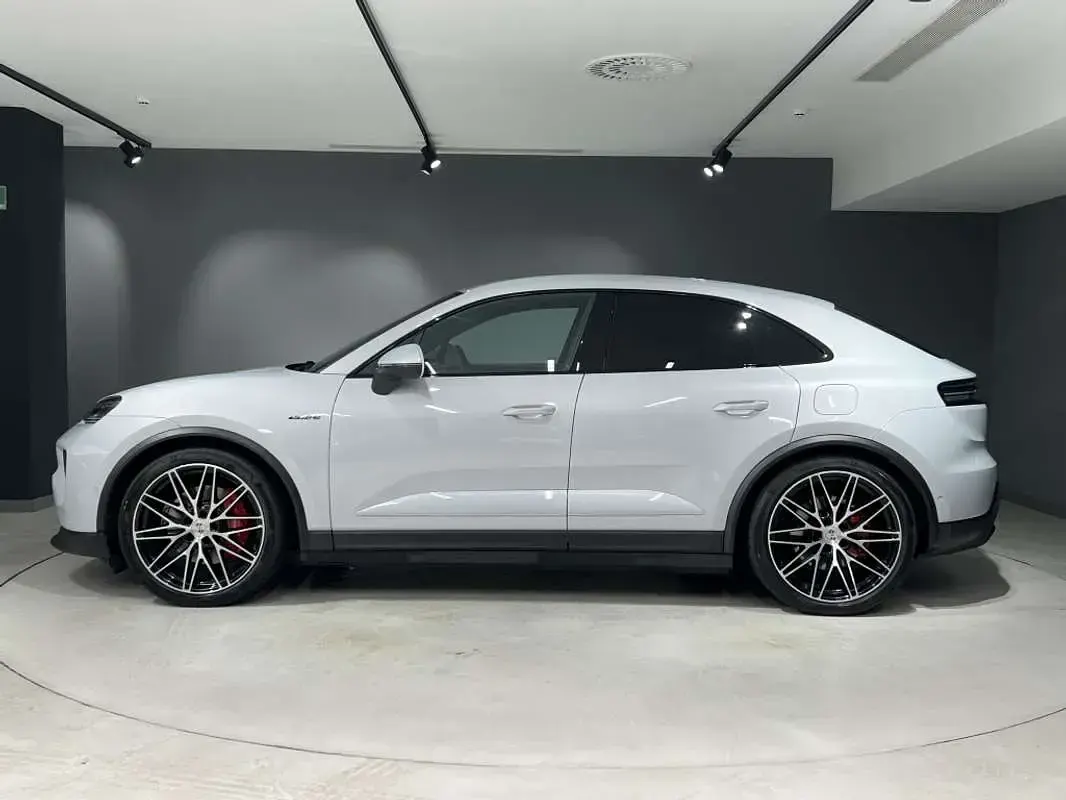 Usado Porsche Macan 380 kW (517 CV) 2025 Gris SUV