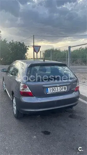 Usado Honda Civic LS 100 CV (73 kW) 2005 Gris / plata Berlina