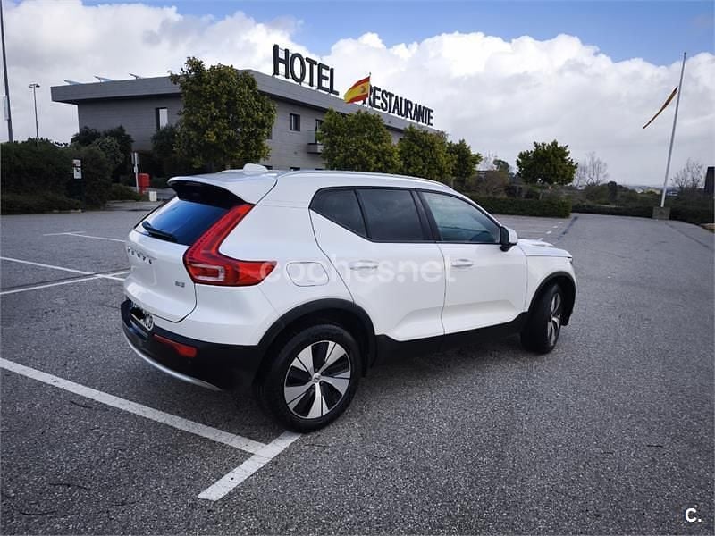Usado Volvo XC40 Core 163 HP (119 kW) 2022 Branco SUV