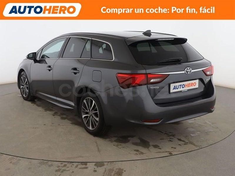 Usado Toyota Avensis Advance 143 CV (105 kW) 2016 Gris Familiar