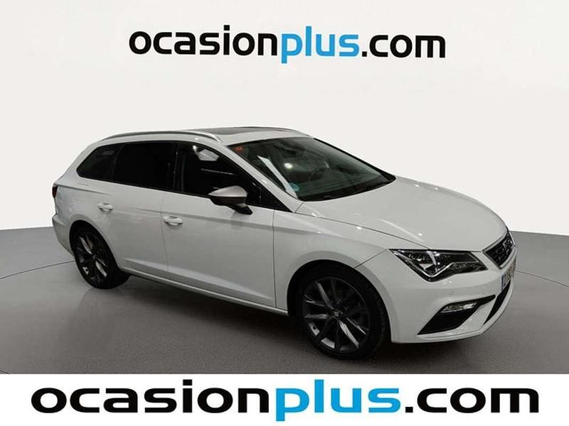 Usado Seat Leon ST FR 180 CV (132 kW) 2017 Blanco Familiar