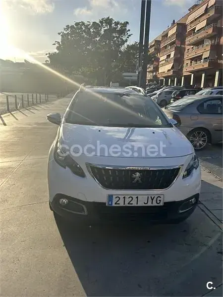 Usado Peugeot 2008 Style 100 CV (73 kW) 2017 Blanco SUV