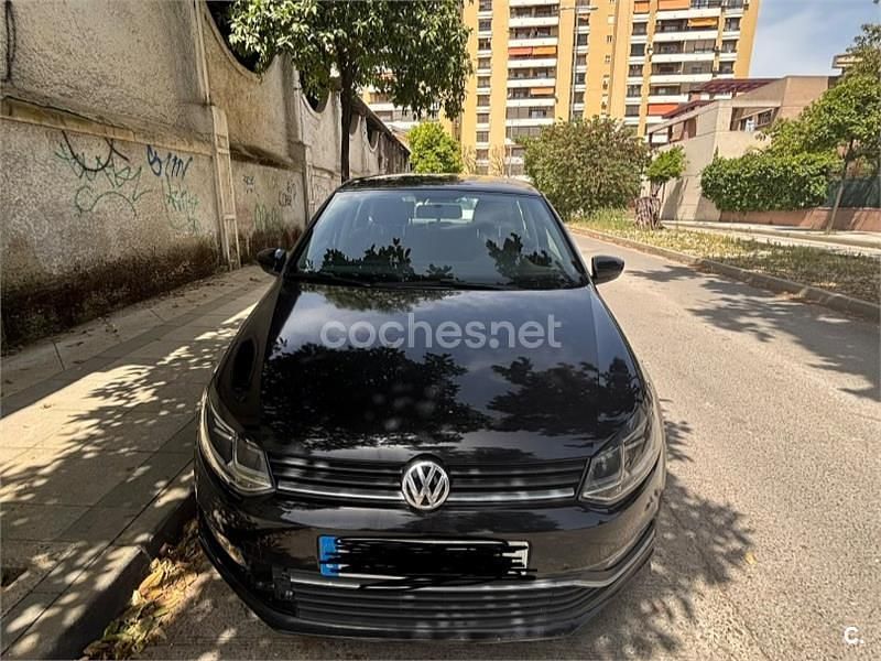 Używany VW Polo Advance 75 KM (55 kW) 2015 Czarny Sedan/Limuzyna
