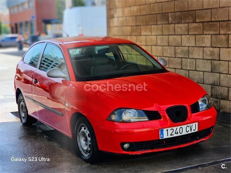 Rojo Usado 2004 Seat Ibiza Fresh Berlina | 995 € (Super precio) - Imagen 1/4