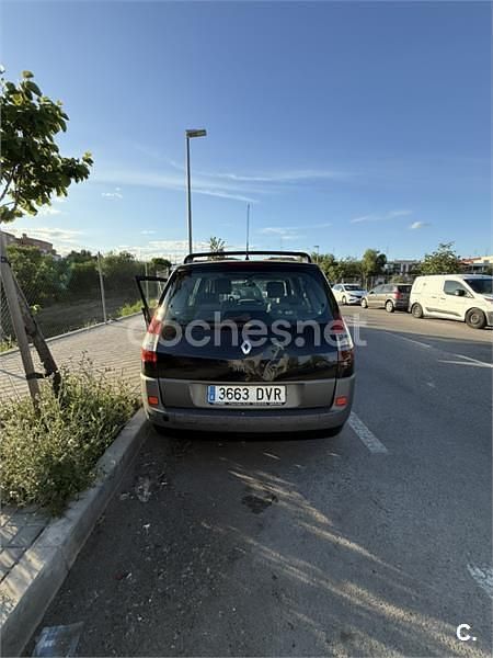 Usado Renault Scénic II Dynamique 130 CV (95 kW) 2006 Negro Monovolumen