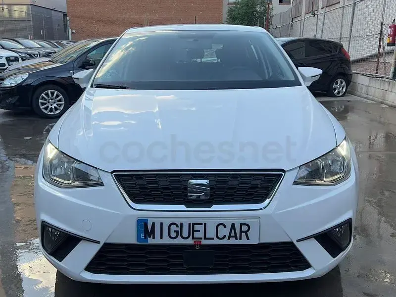 Usado Seat Ibiza Style 90 CV (66 kW) 2018 Blanco Utilitario