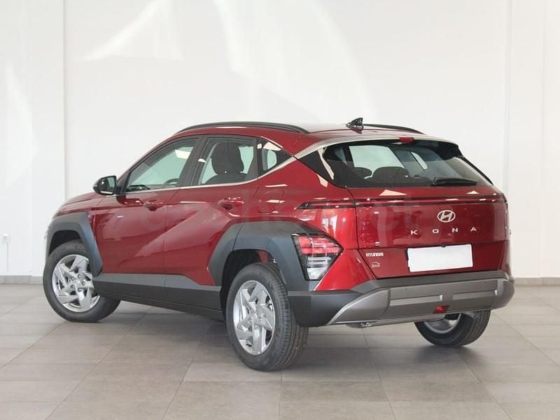 Usado Hyundai Kona 120 CV (88 kW) 2024 Granate SUV