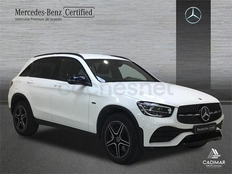 Usado Mercedes GLC300e AMG line 306 CV (225 kW) 2021 Blanco polar SUV