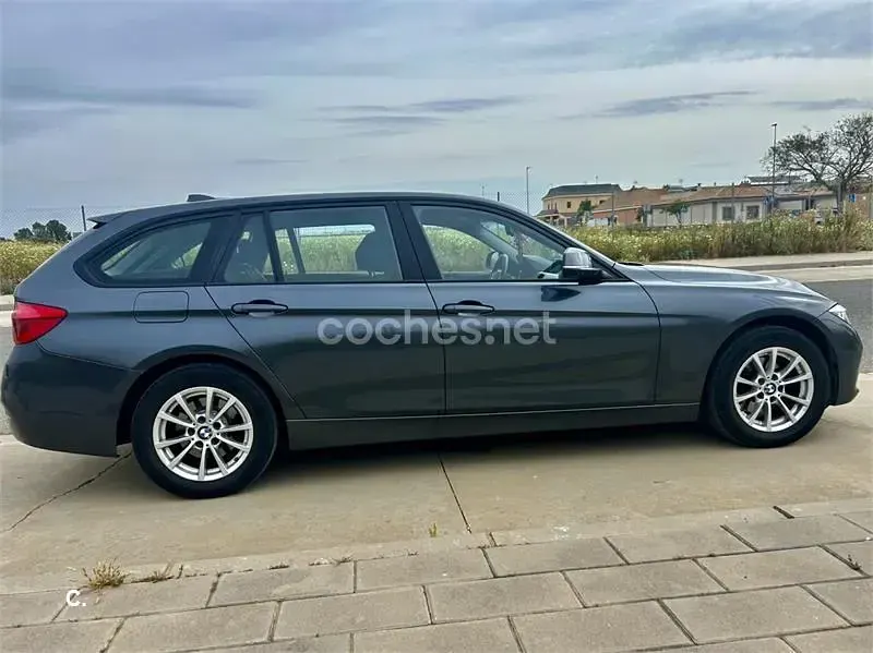 Begagnad BMW 318 150 HK (110 kW) 2017 Grå Kombi