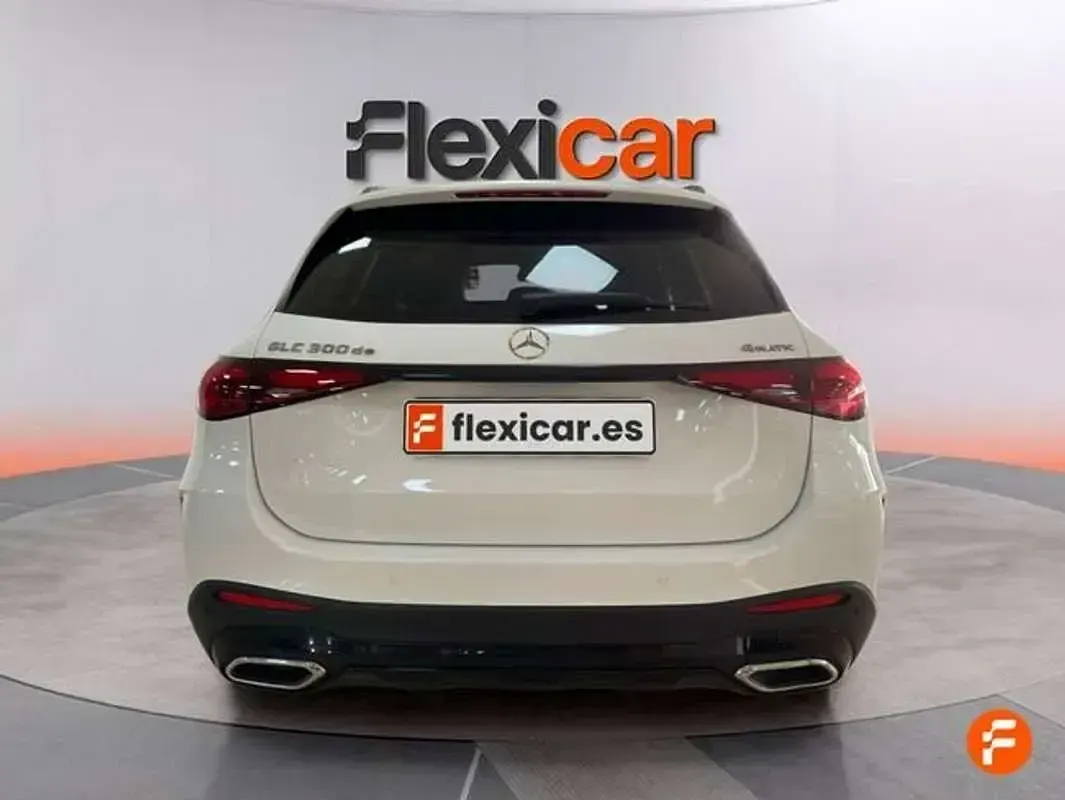 Usado Mercedes GLC300e 333 CV (244 kW) 2024 Blanco SUV