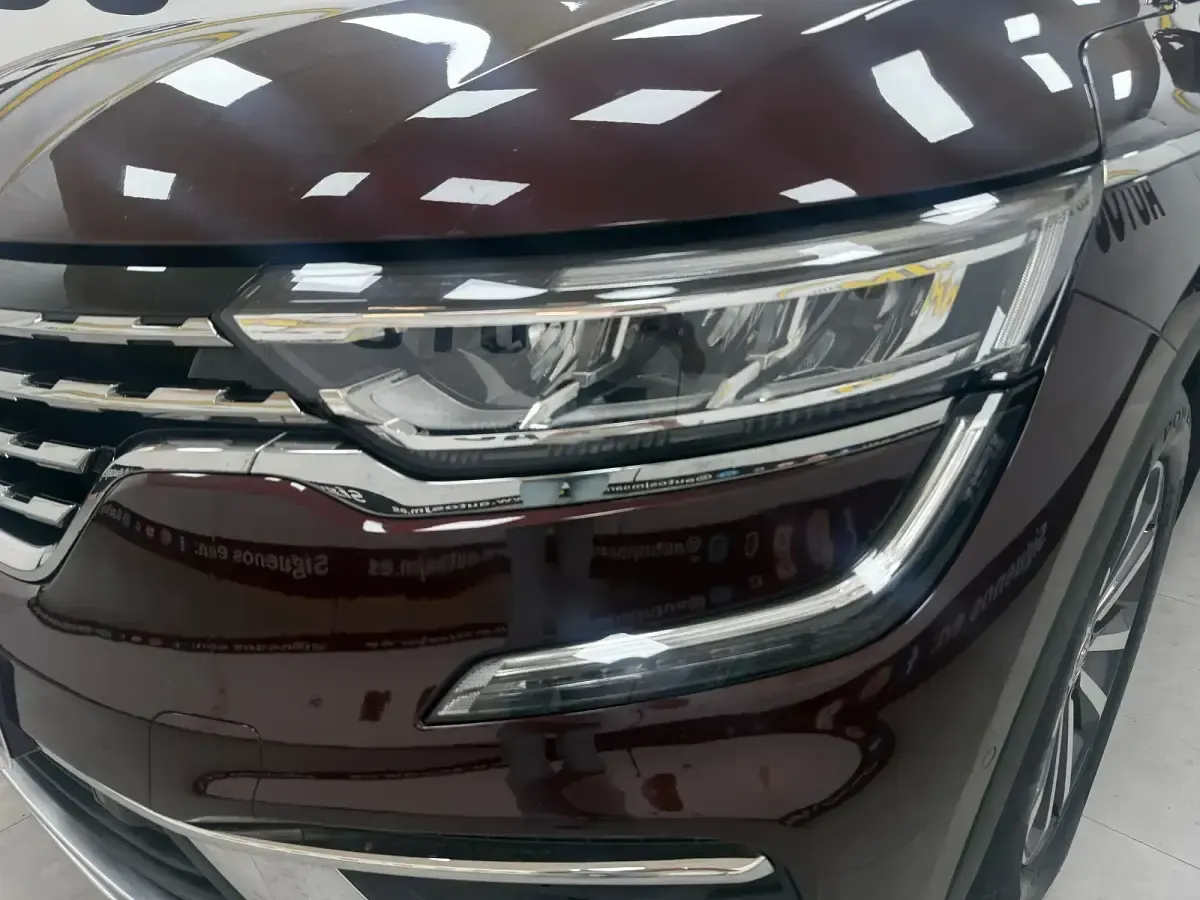 Usado Renault Koleos Zen 184 CV (135 kW) 2022 Granate SUV