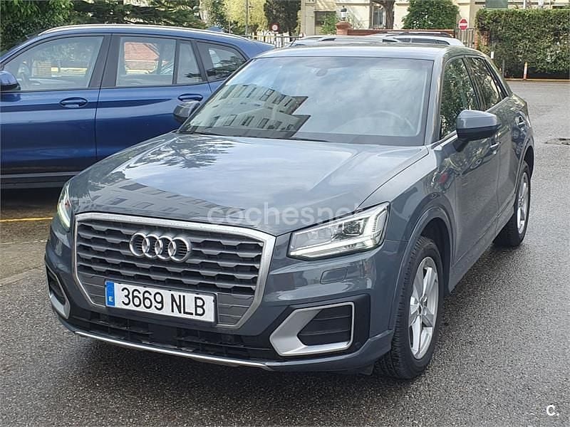 Usado Audi Q2 Advanced Plus 116 CV (85 kW) 2018 Gris / plata SUV