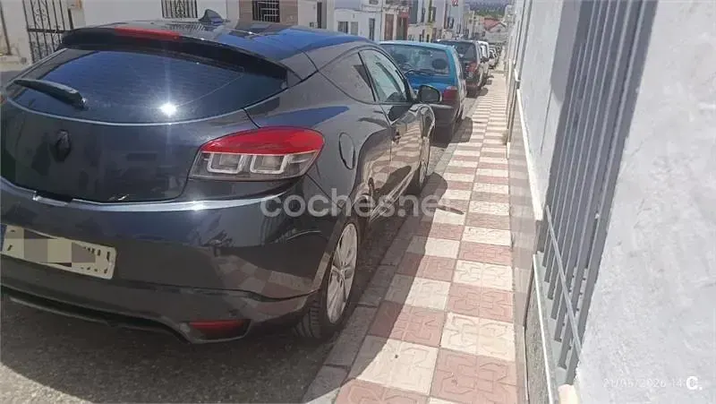 Usado Renault Mégane LIMITED 110 CV (80 kW) 2014 Negro Coupe