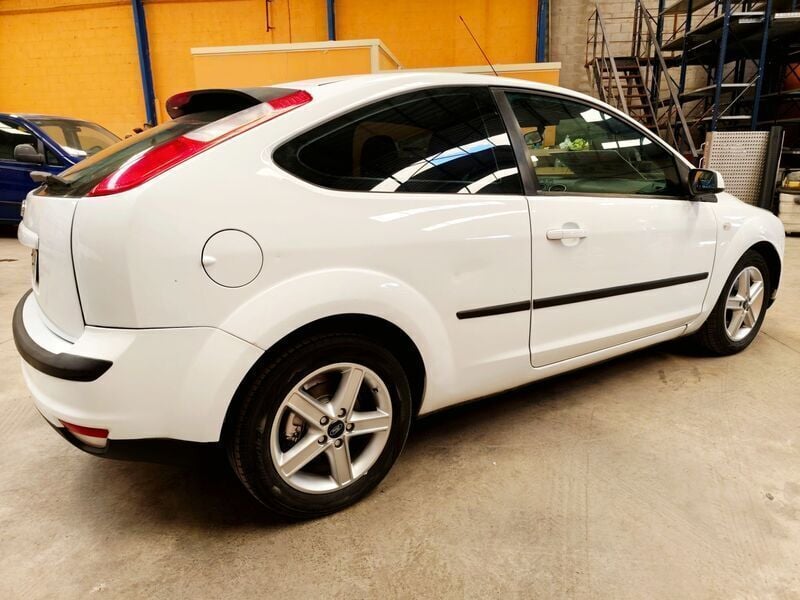 Usado Ford Focus Business Edition 100 CV (73 kW) 2007 Blanco