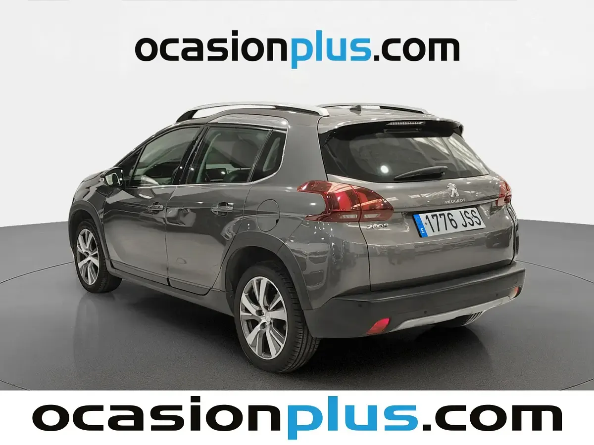 Usado Peugeot 2008 Allure 120 CV (88 kW) 2016 Gris SUV