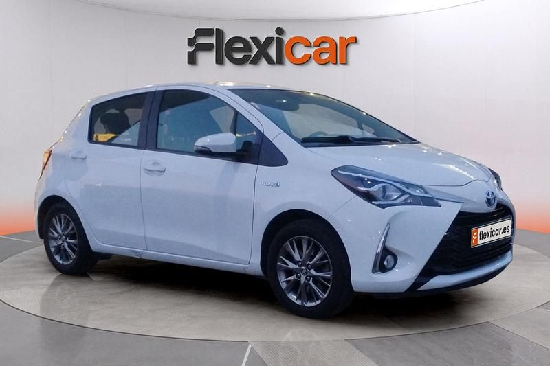 Blanco Usado 2019 Toyota Yaris Hybrid Active Berlina | 12.490 € (Super precio) - Imagen 1/4