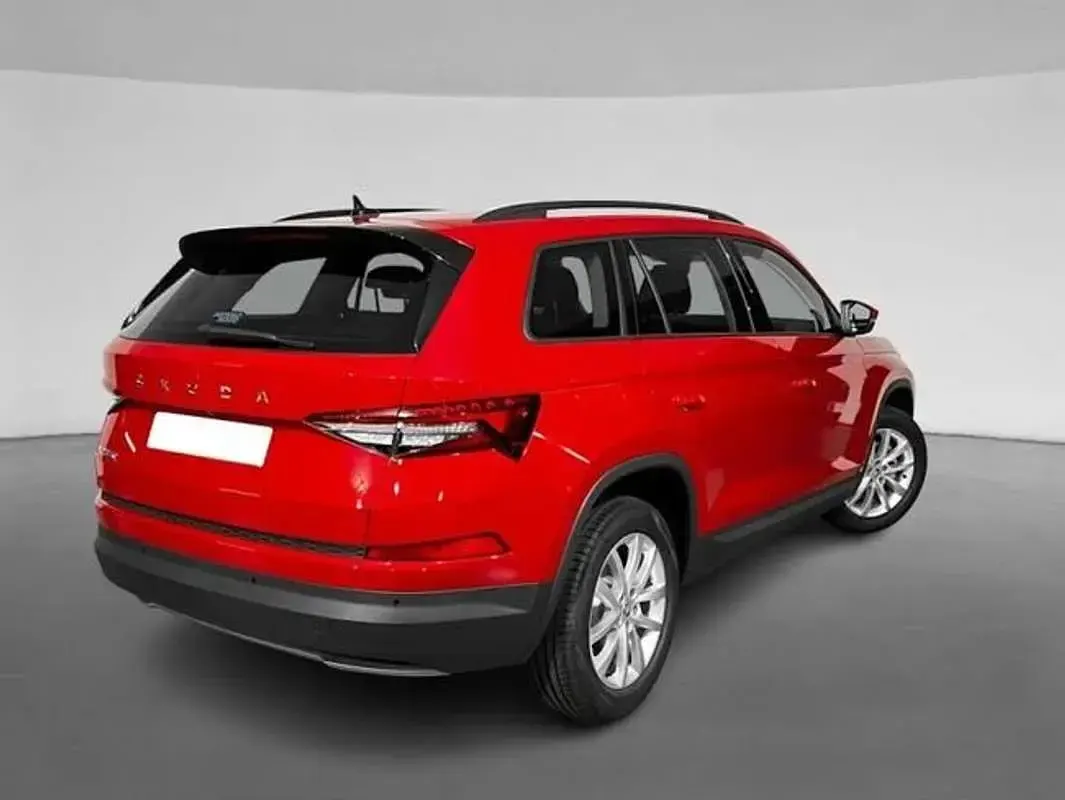 Usado Skoda Kodiaq Ambition 150 CV (110 kW) 2023 Rojo SUV