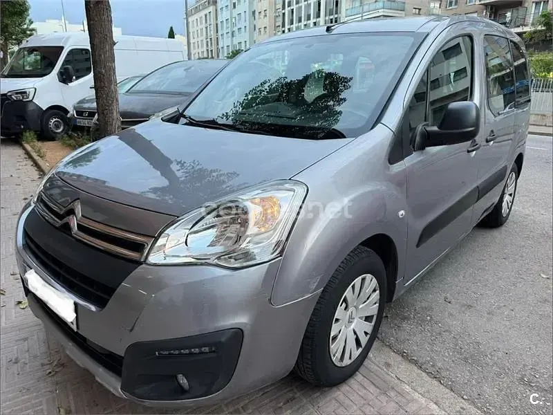 Usado Citroën Berlingo Live 102 CV (75 kW) 2018 Gris / plata Monovolumen