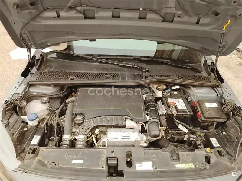 Usado Opel Corsa Edition 100 CV (73 kW) 2024 Gris / plata Utilitario
