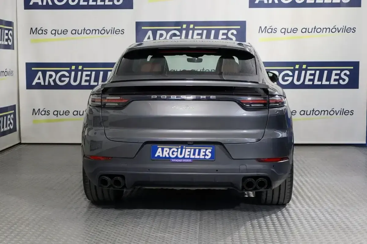 Usado Porsche Cayenne E-Hybrid Coupe 462 CV (339 kW) 2020 Gris SUV