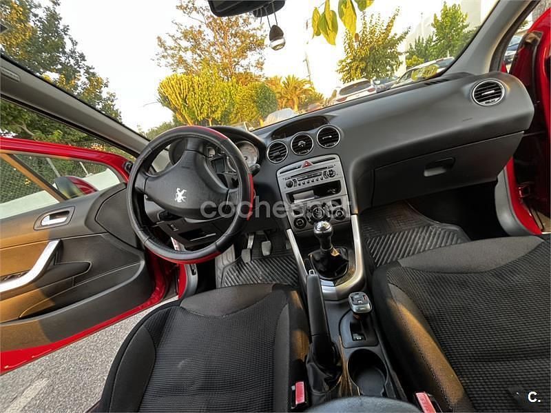 Usado Peugeot 308 Premium 110 CV (80 kW) 2008 Rojo Berlina