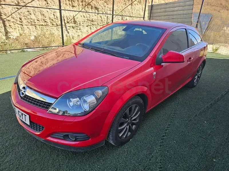 Usado Opel Astra GTC 110 CV (80 kW) 2010 Rojo Berlina