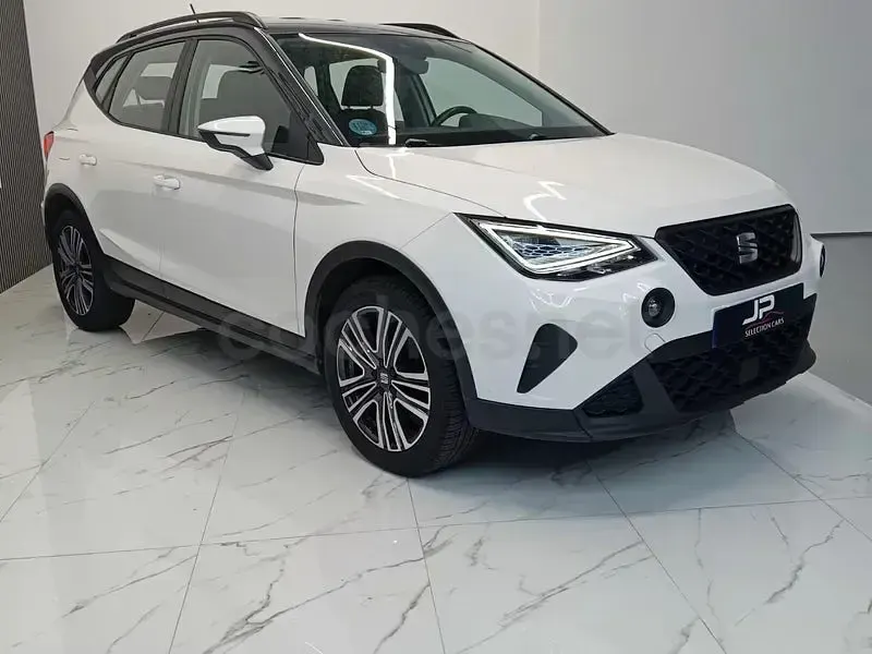 Usado Seat Arona Xperience 90 CV (66 kW) 2021 Blanco SUV
