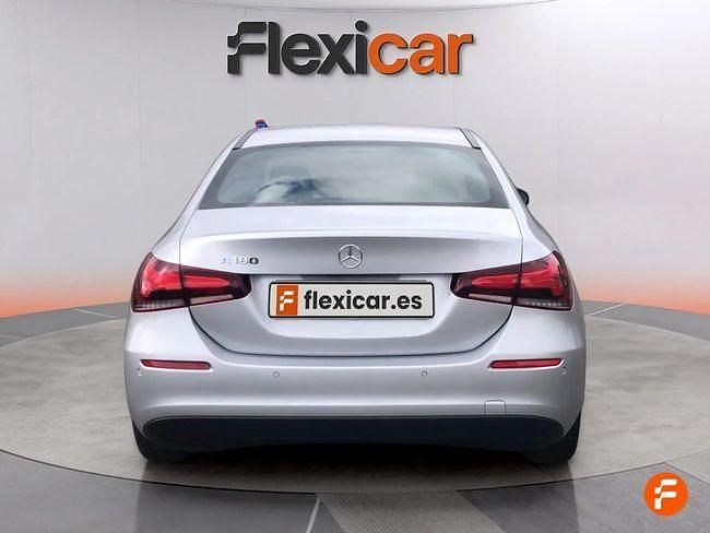 Usado Mercedes A180 136 CV (100 kW) 2019 Gris Berlina