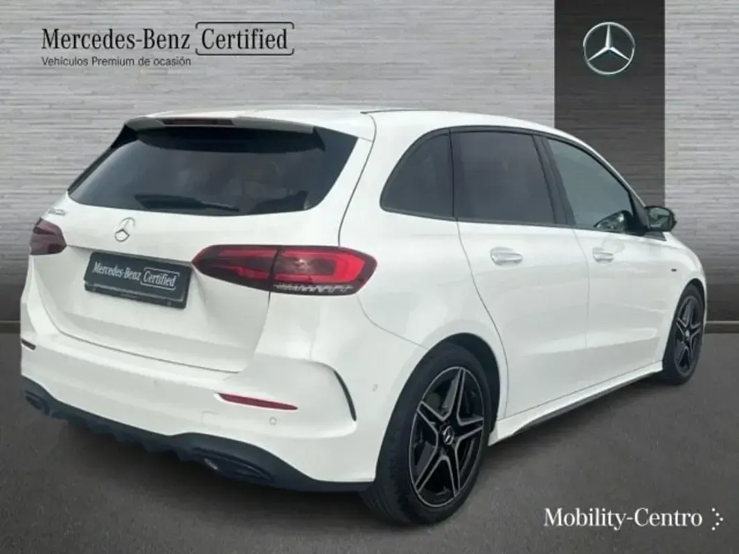 Usado Mercedes B200 AMG line 150 CV (110 kW) 2021 Blanco polar  pintura unicolor Utilitario