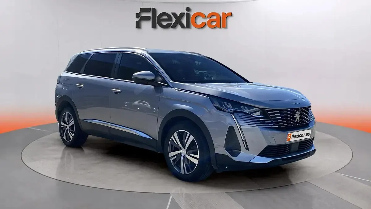 Usado Peugeot 5008 Allure 131 HP (96 kW) 2020 Monovolume