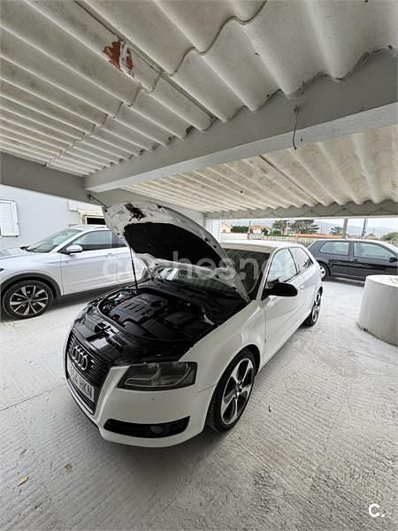 Usado Audi A3 Attraction 105 CV (77 kW) 2012 Blanco Utilitario