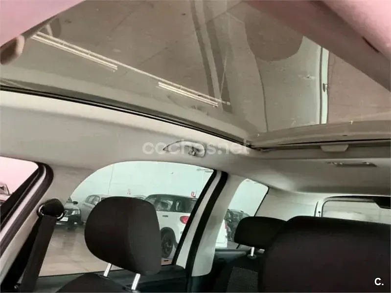 Usado Skoda Roomster 105 CV (77 kW) 2012 Blanco Monovolumen