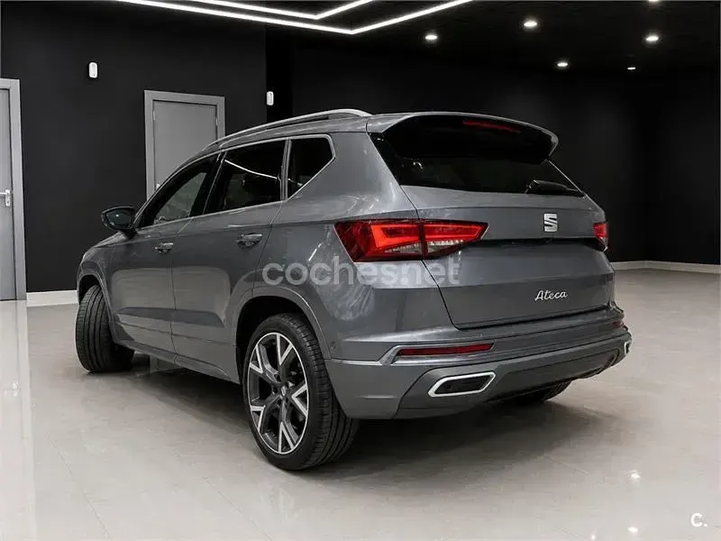 Usado Seat Ateca FR 150 CV (110 kW) 2022 Gris / plata SUV