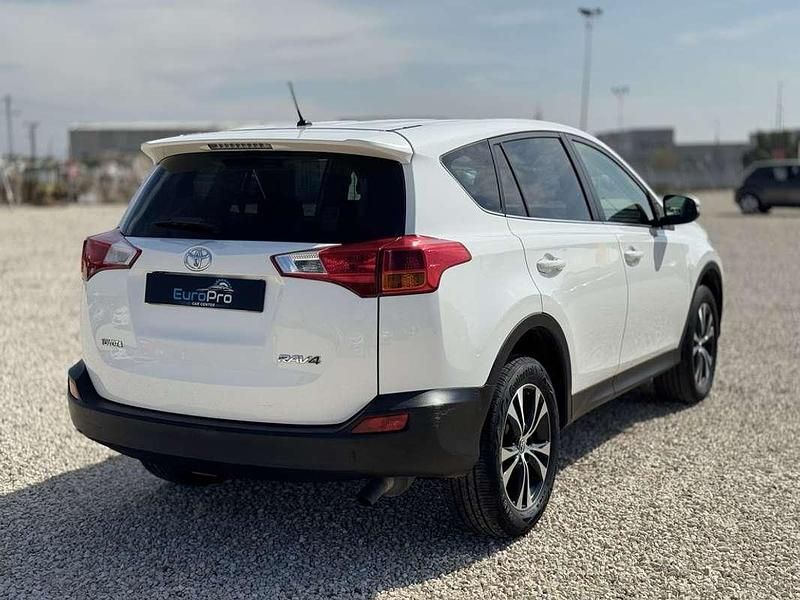 Usado Toyota RAV4 Advance 124 CV (91 kW) 2015 Blanco SUV