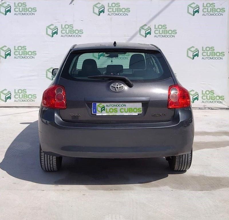 Begagnad Toyota Auris Sol 126 HK (92 kW) 2008 Grå Halvkombi
