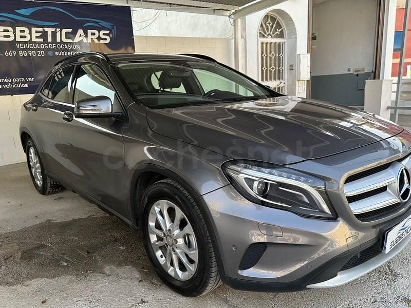 Usado Mercedes GLA200 Style 156 CV (114 kW) 2014 Gris / plata SUV