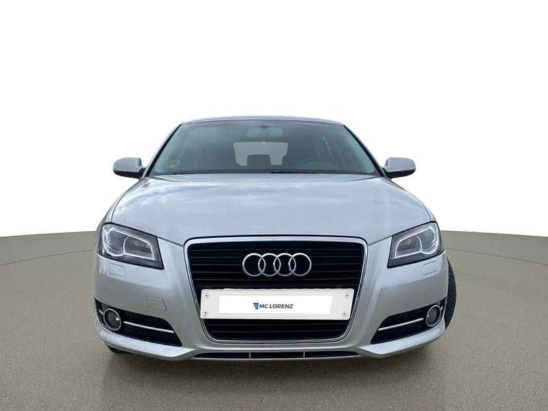 Usado Audi A3 Sportback Attraction 105 CV (77 kW) 2011 Gris Utilitario