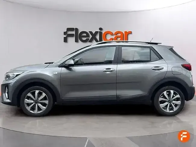 Usado Kia Stonic 84 CV (61 kW) 2023 Gris SUV