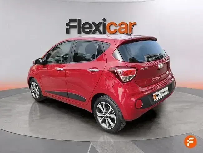 Usado Hyundai i10 87 CV (63 kW) 2017 Rojo Utilitario